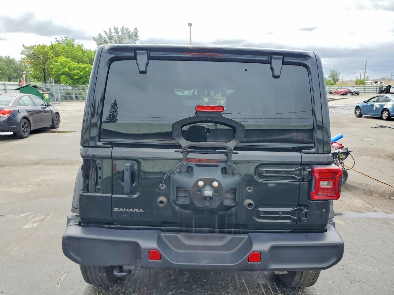 Jeep Wrangler Sahara