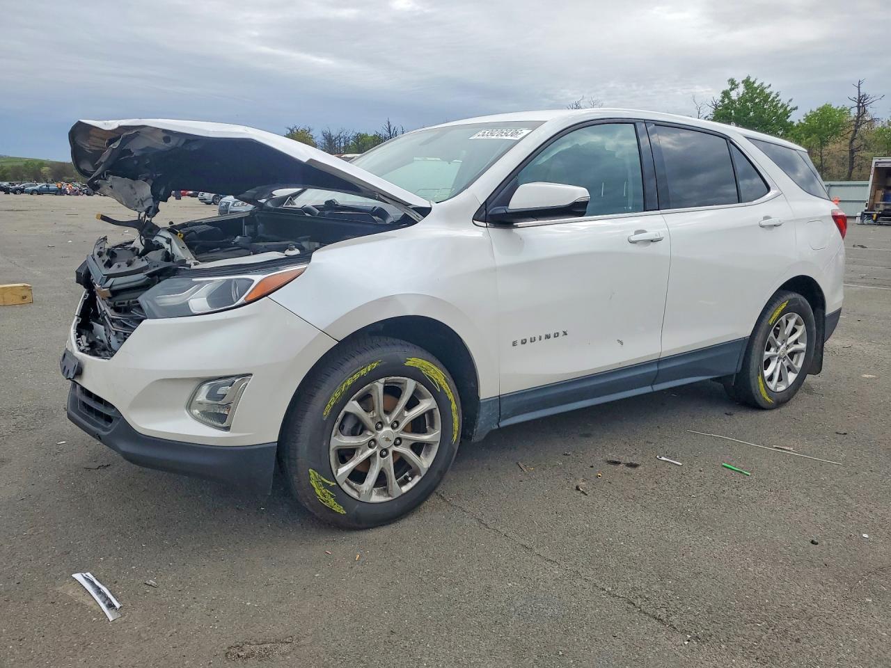 Salvage Chevrolet Equinox Image