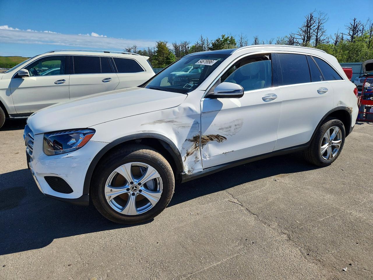 Salvage Mercedes-Benz GLC Image