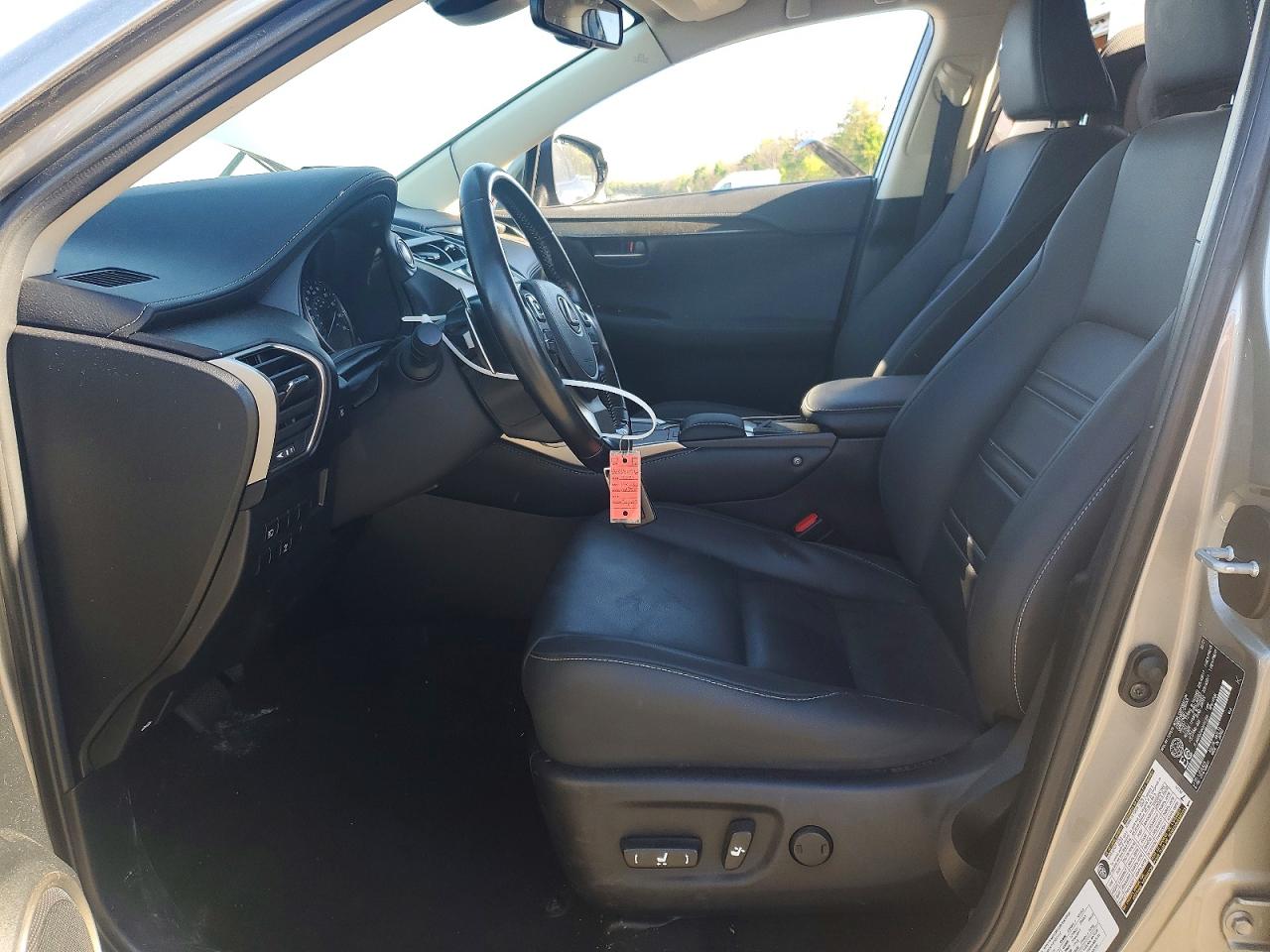 Lexus NX Base