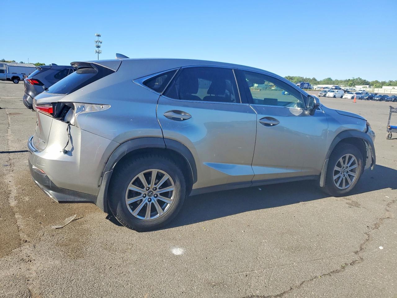 Lexus NX Base