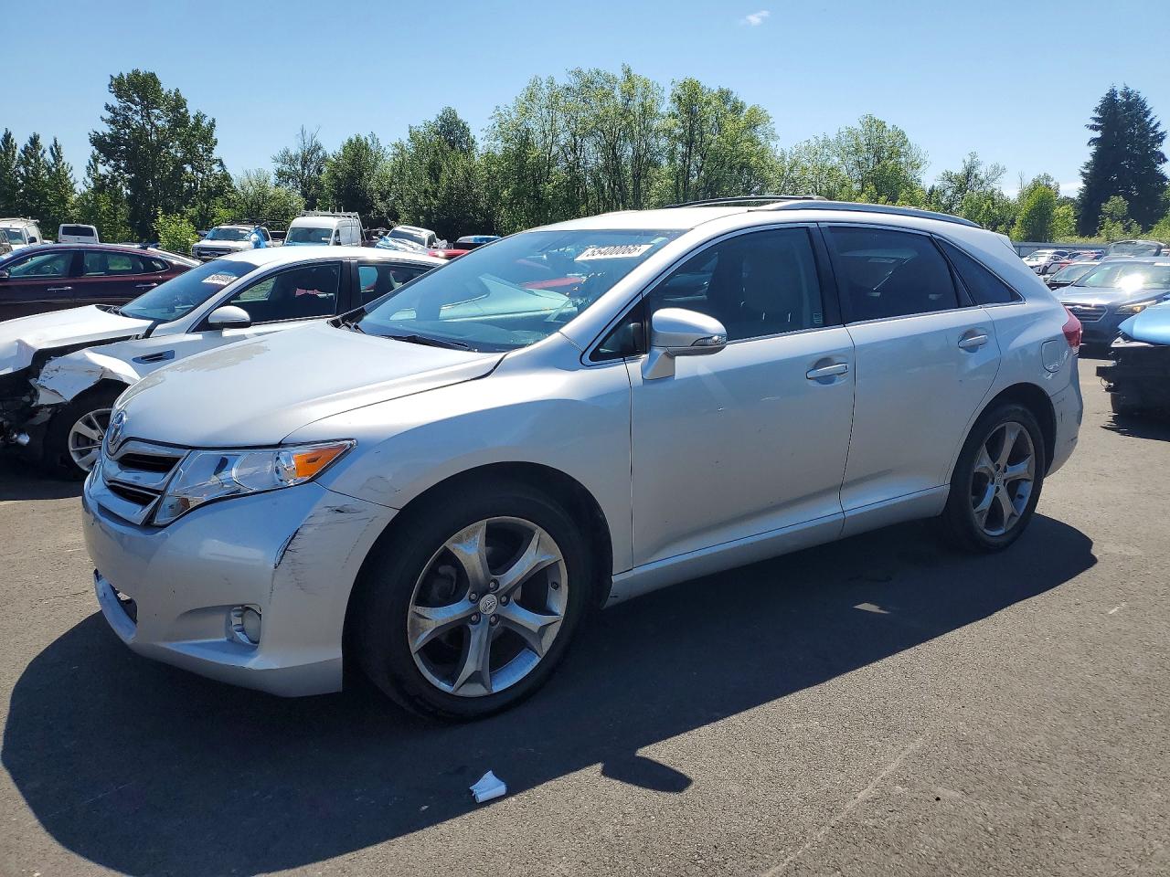 Salvage Toyota Venza Image