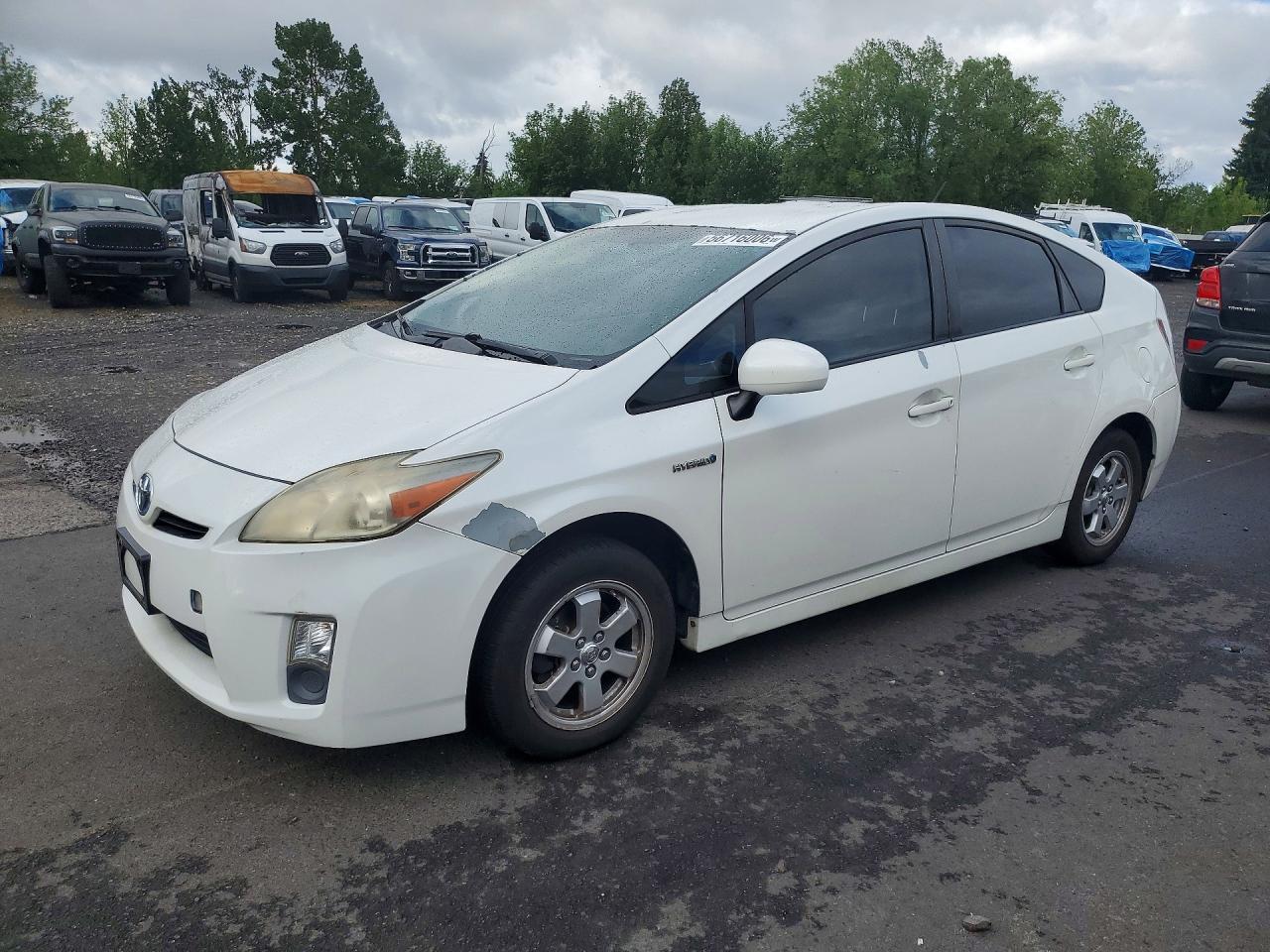 Salvage Toyota Prius Image