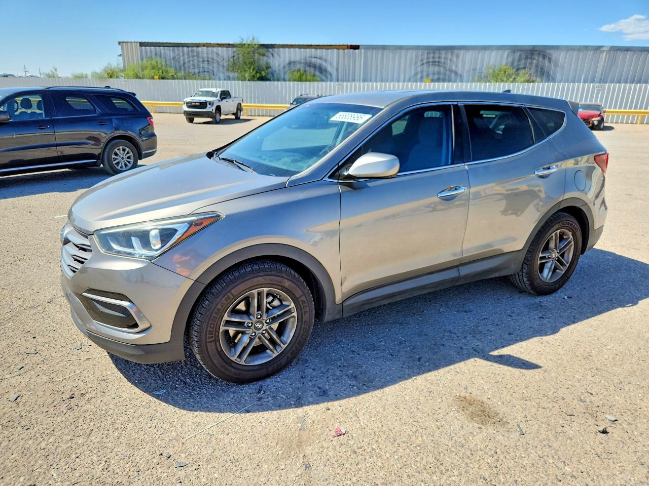 Salvage Hyundai SANTA FE Image