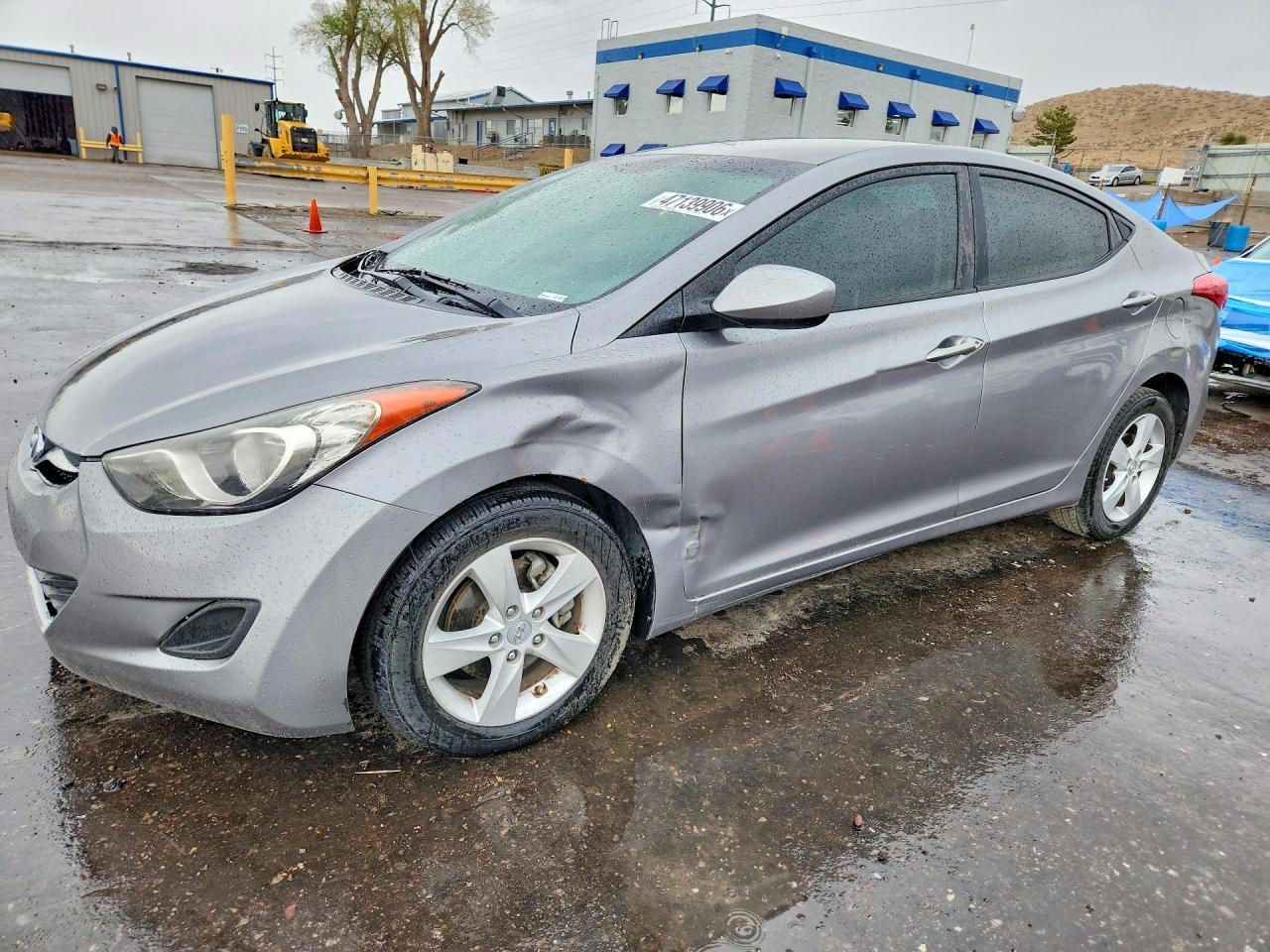 Salvage Hyundai ELANTRA Image