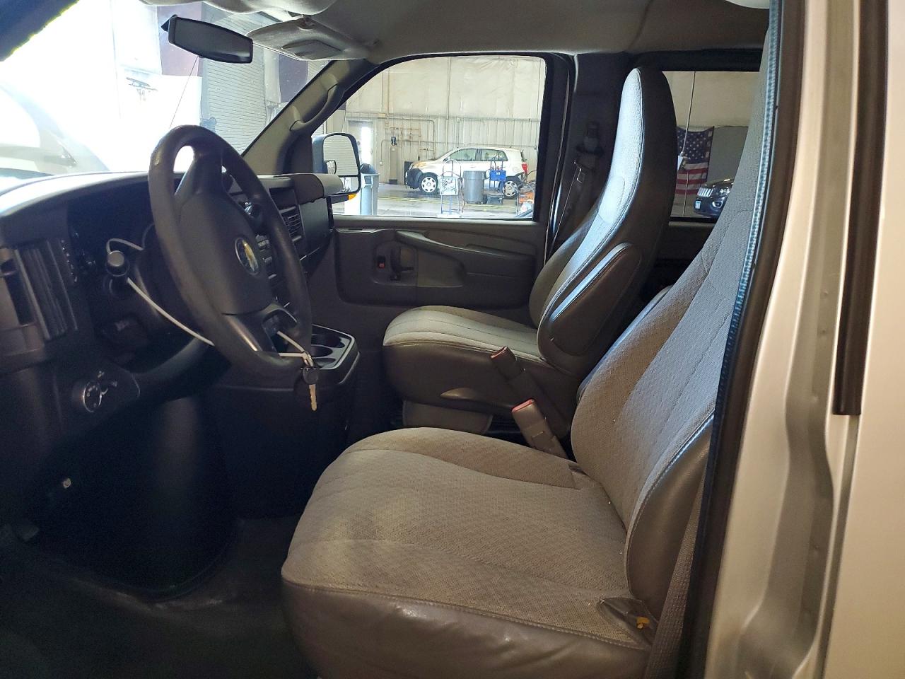 Chevrolet Express Lt