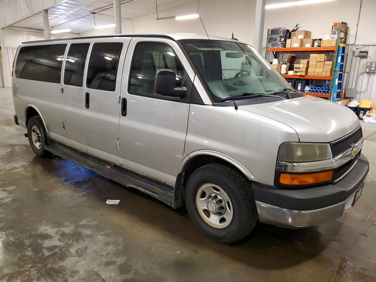 Chevrolet Express Lt