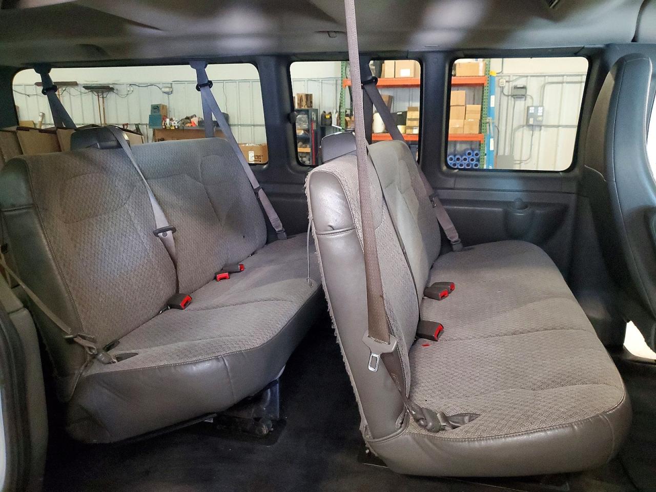 Chevrolet Express Lt