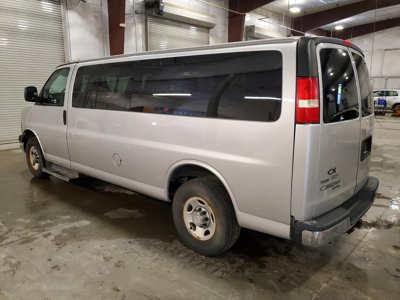 Chevrolet Express Lt