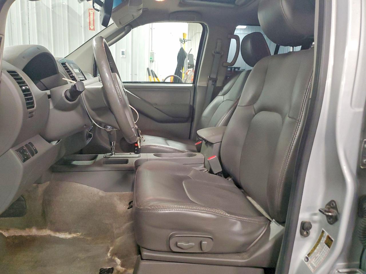 Nissan Frontier S