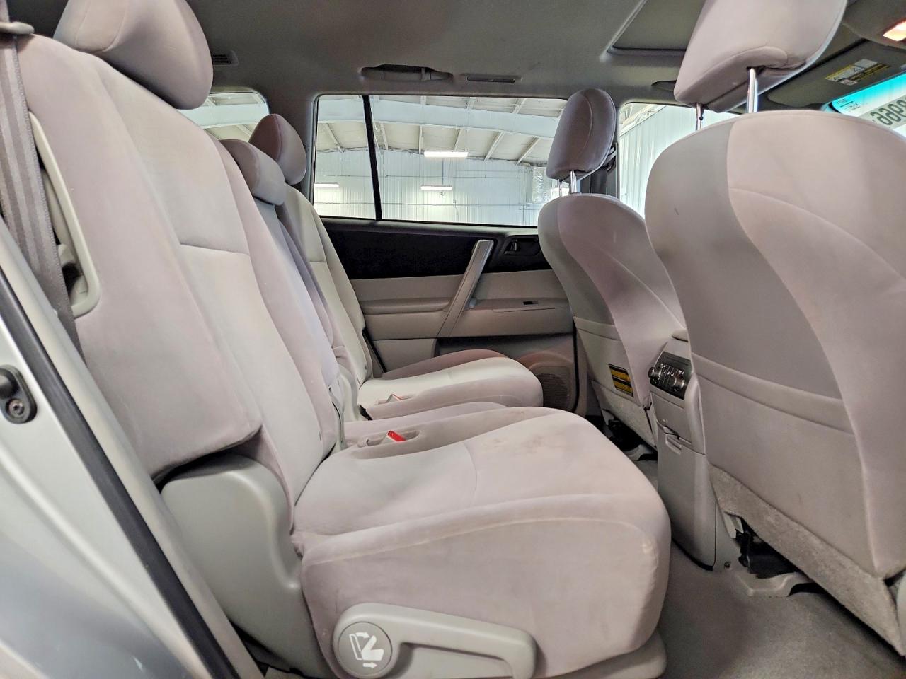Toyota Highlander Base