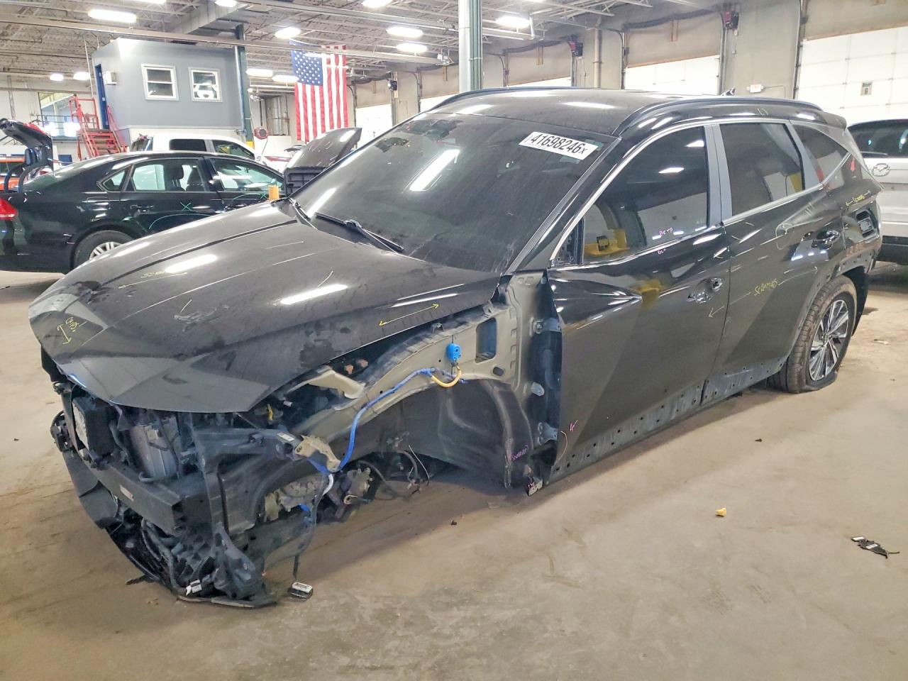 Salvage Hyundai TUCSON Image