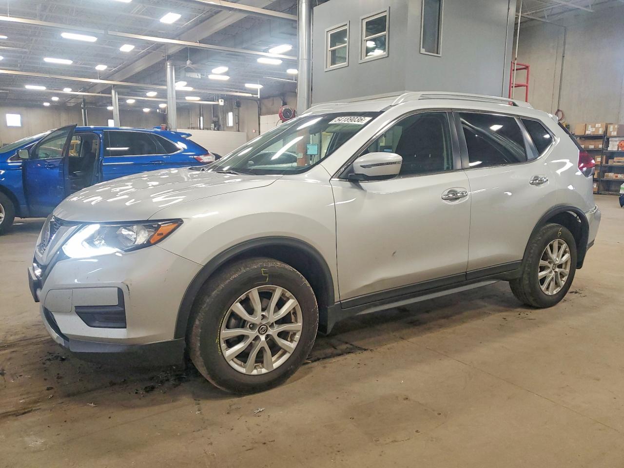 Salvage Nissan Rogue Image