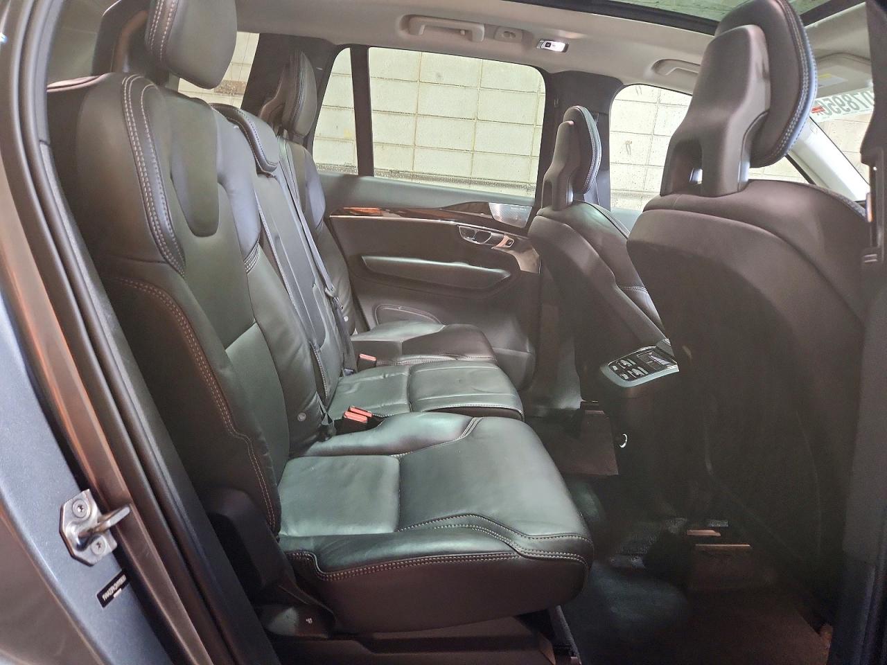 Volvo XC90 T6