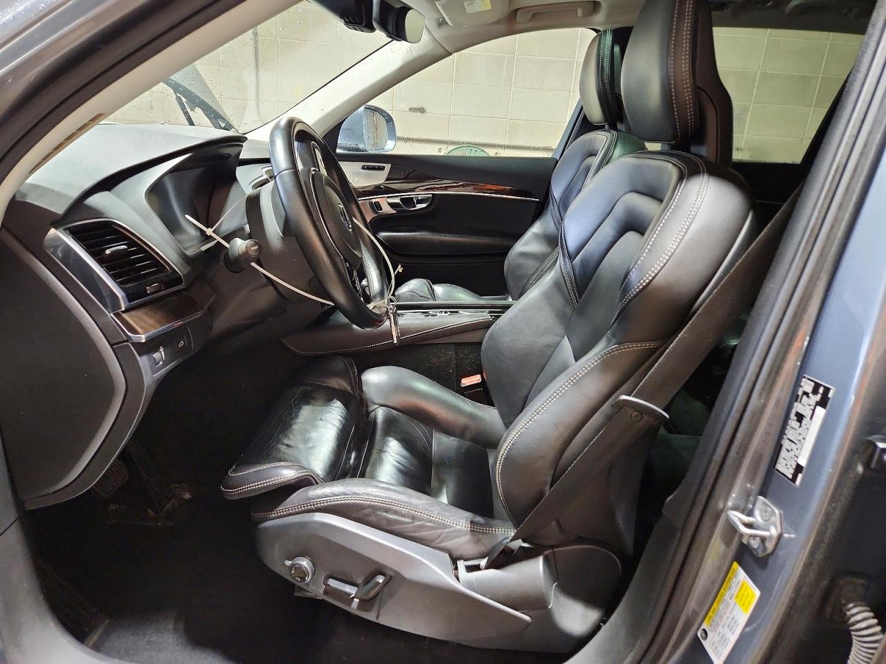 Volvo XC90 T6