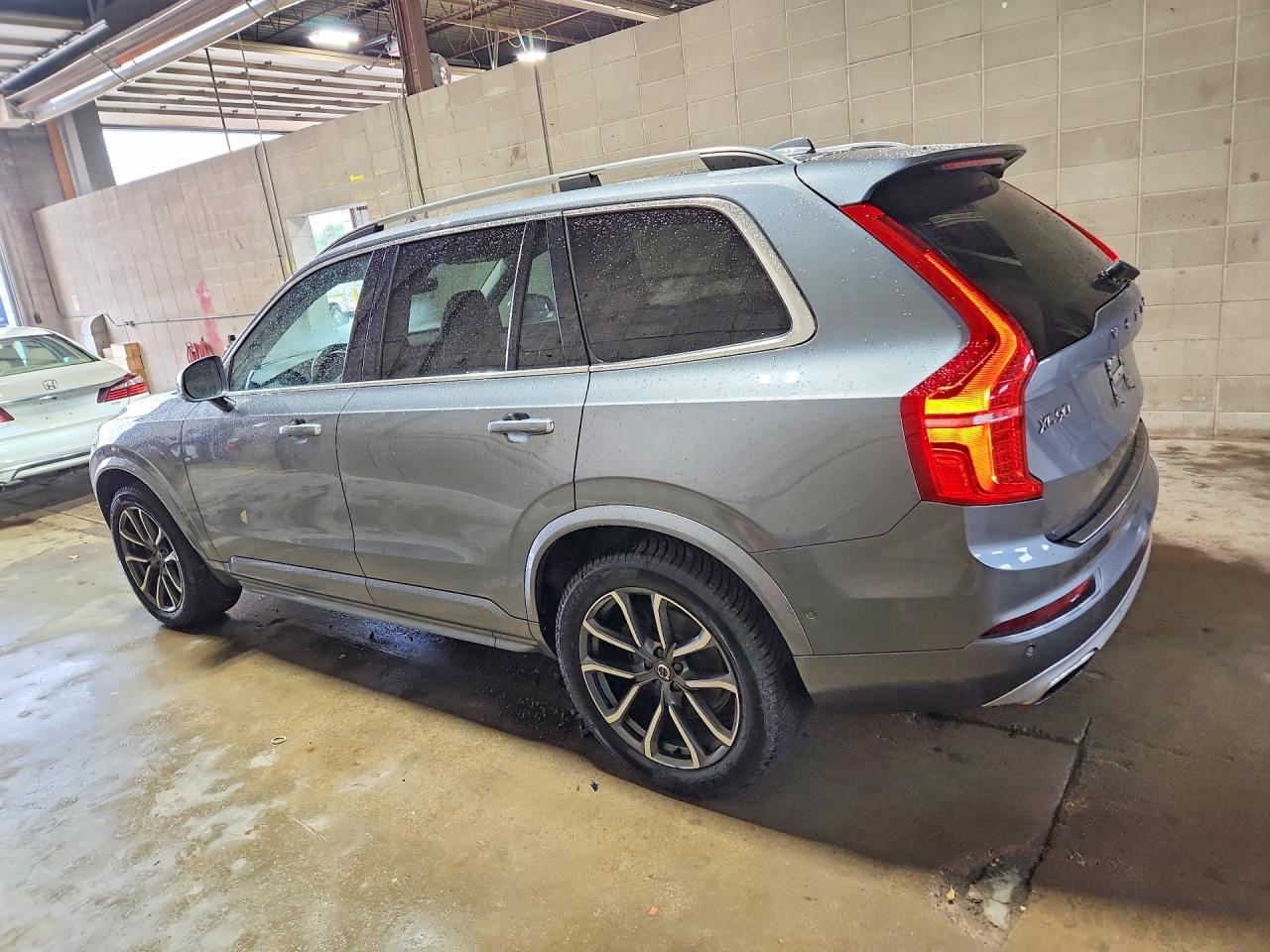 Volvo XC90 T6