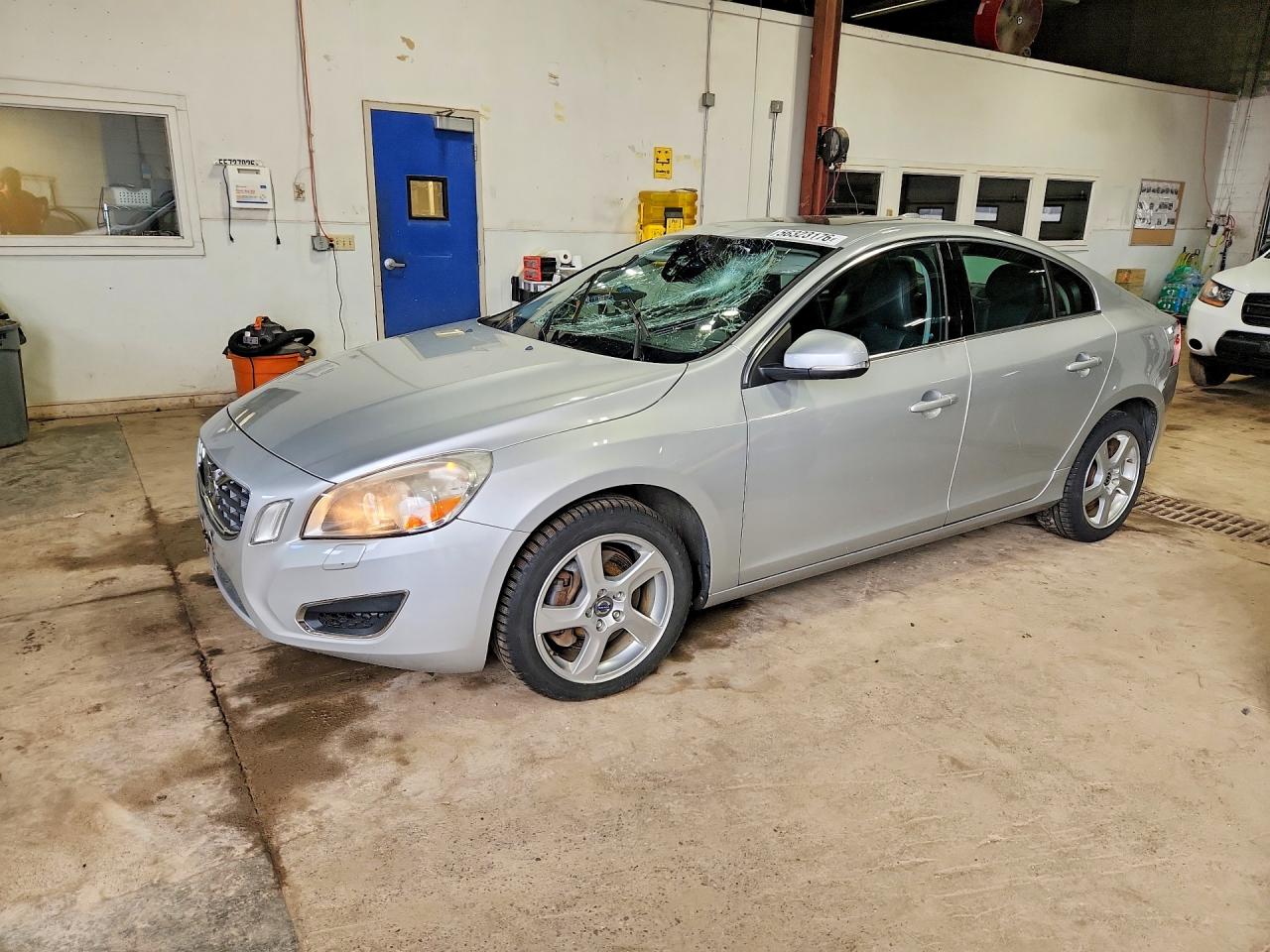 Salvage Volvo S60 Image
