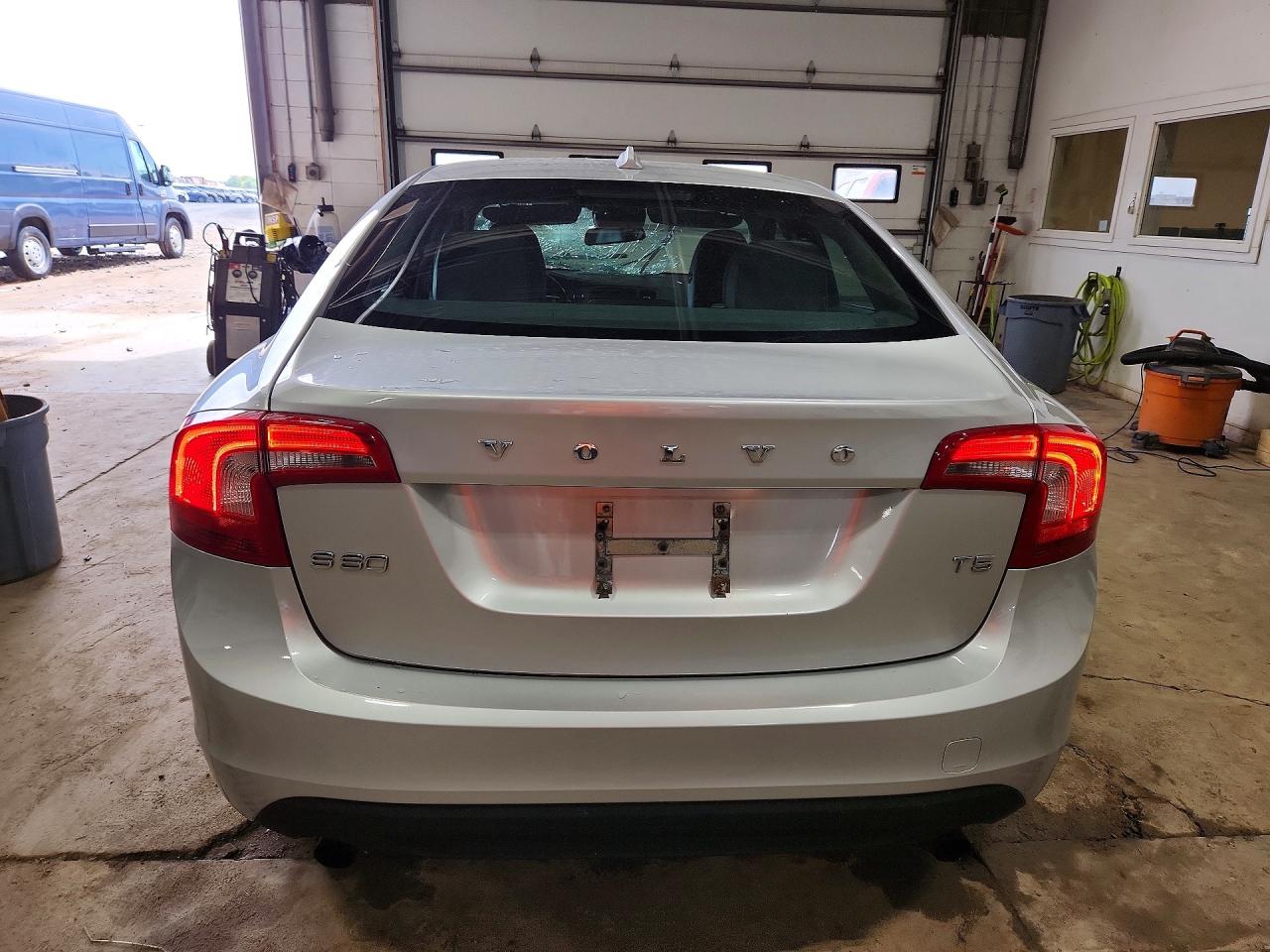 Volvo S60 T5