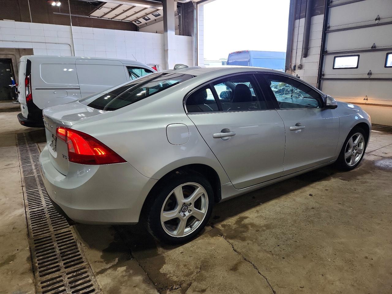 Volvo S60 T5