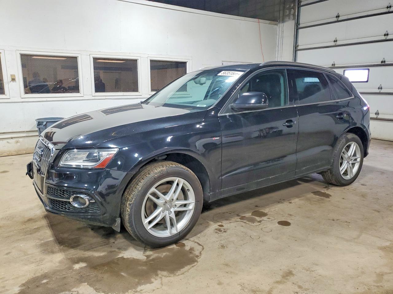 Salvage Audi Q5 Image