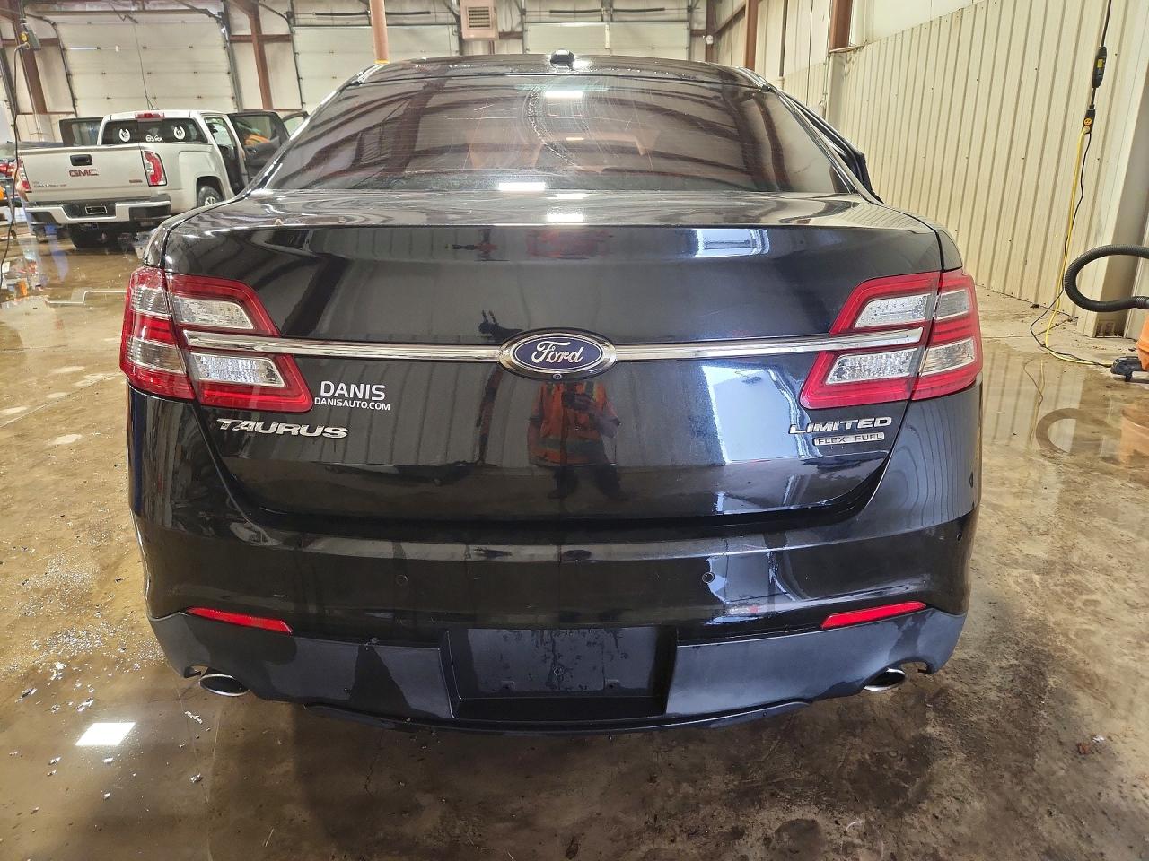 Ford Taurus Limited