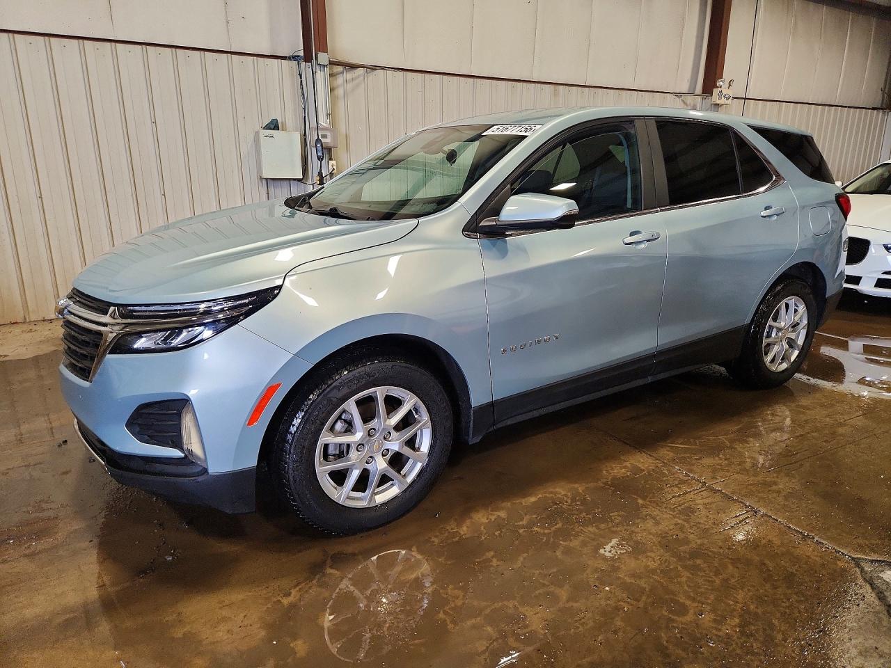 Salvage Chevrolet Equinox Image