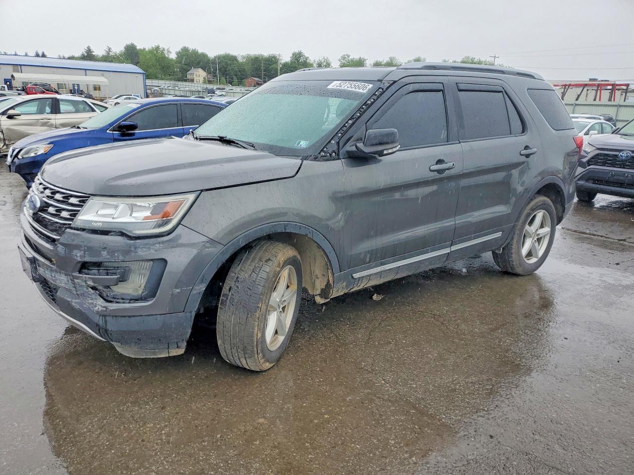 Salvage Ford Explorer Image