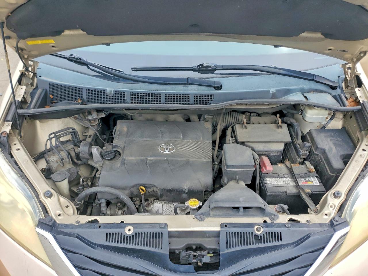 Toyota Sienna Le