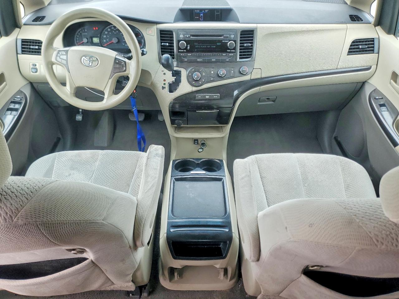 Toyota Sienna Le