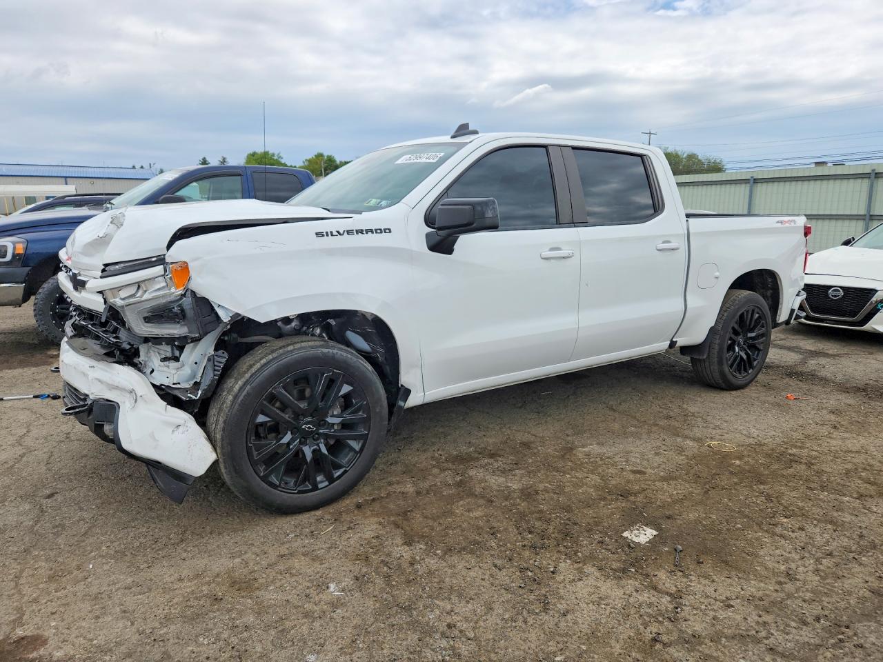 Salvage Chevrolet Silverado Image