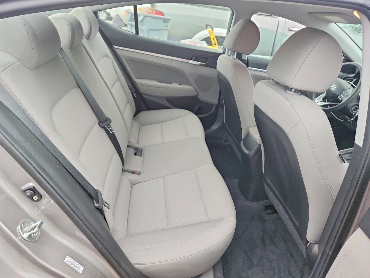 Hyundai ELANTRA Sel