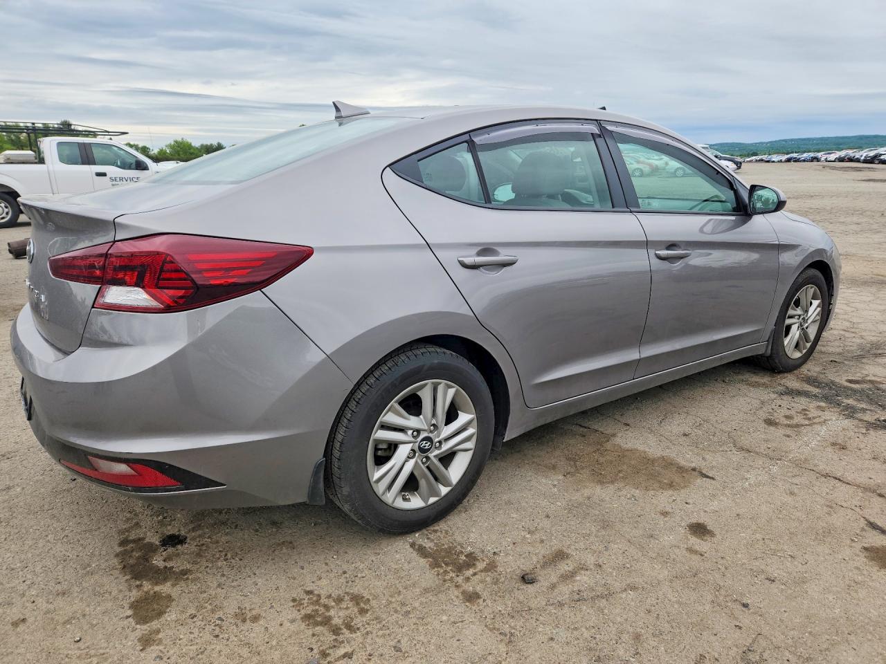 Hyundai ELANTRA Sel