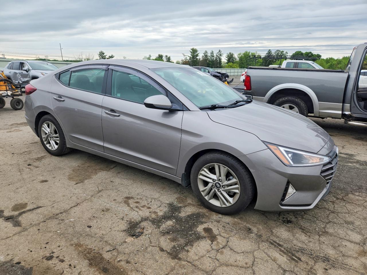 Hyundai ELANTRA Sel