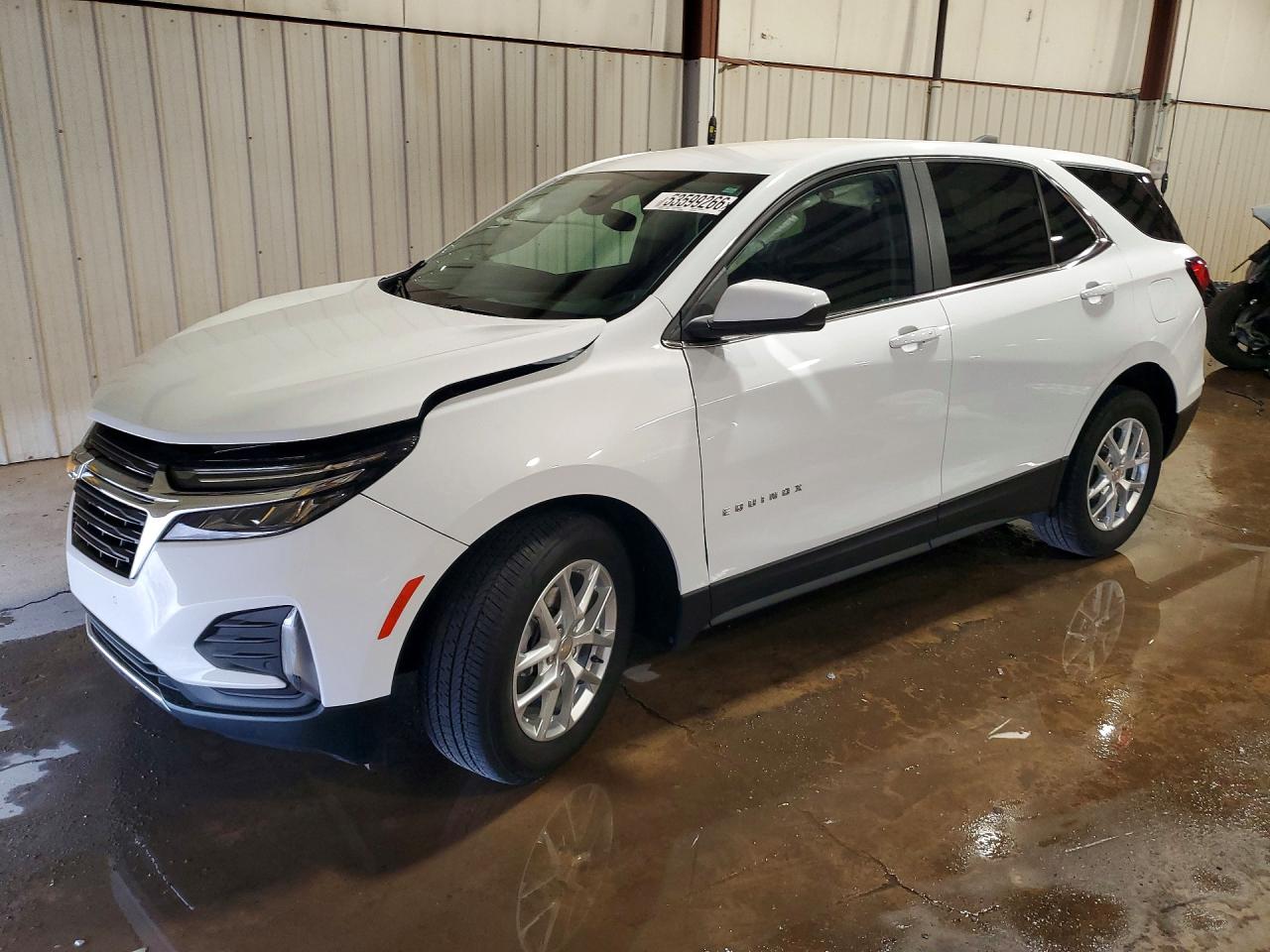 Salvage Chevrolet Equinox Image