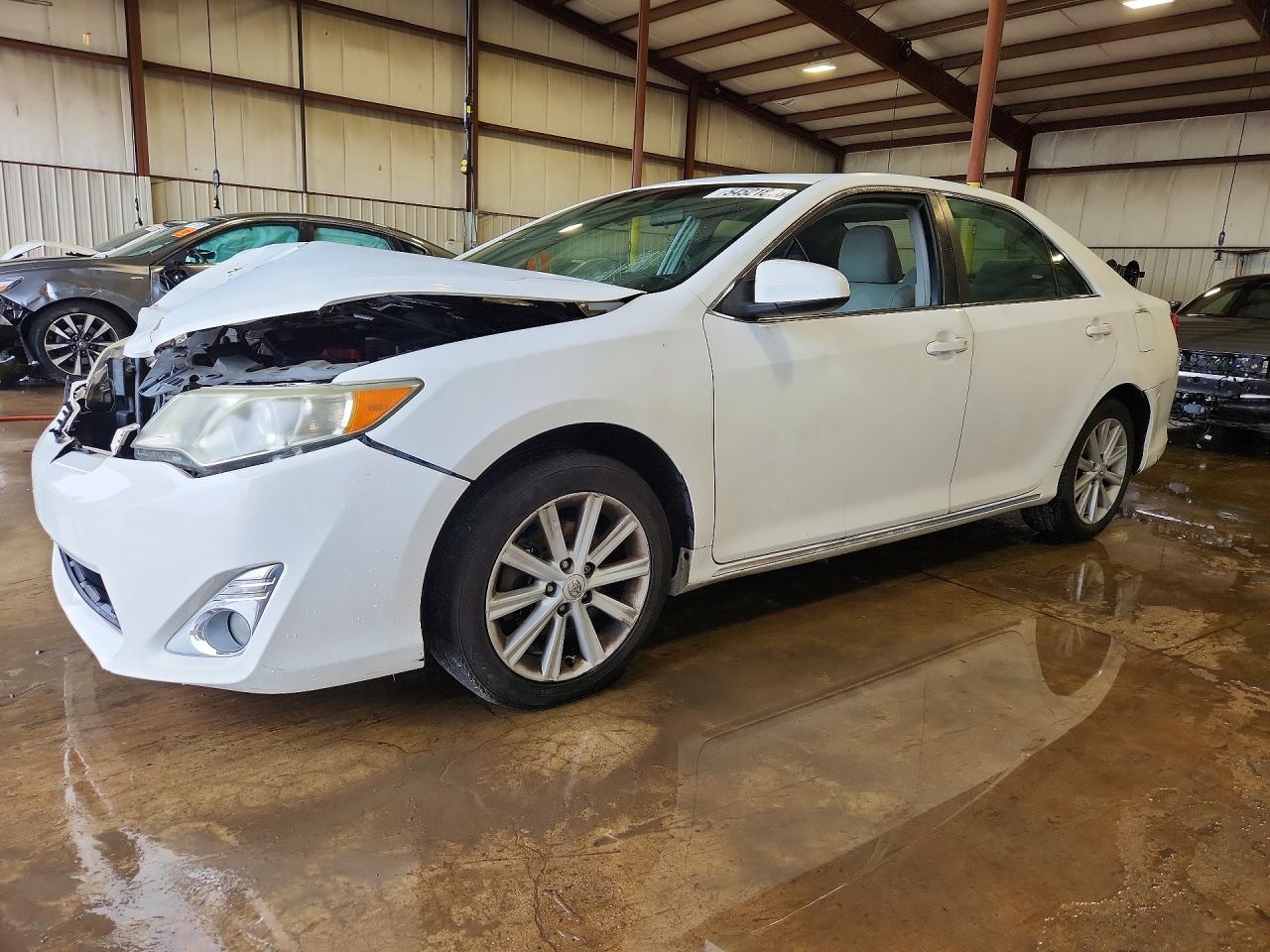 Salvage Toyota Camry Image