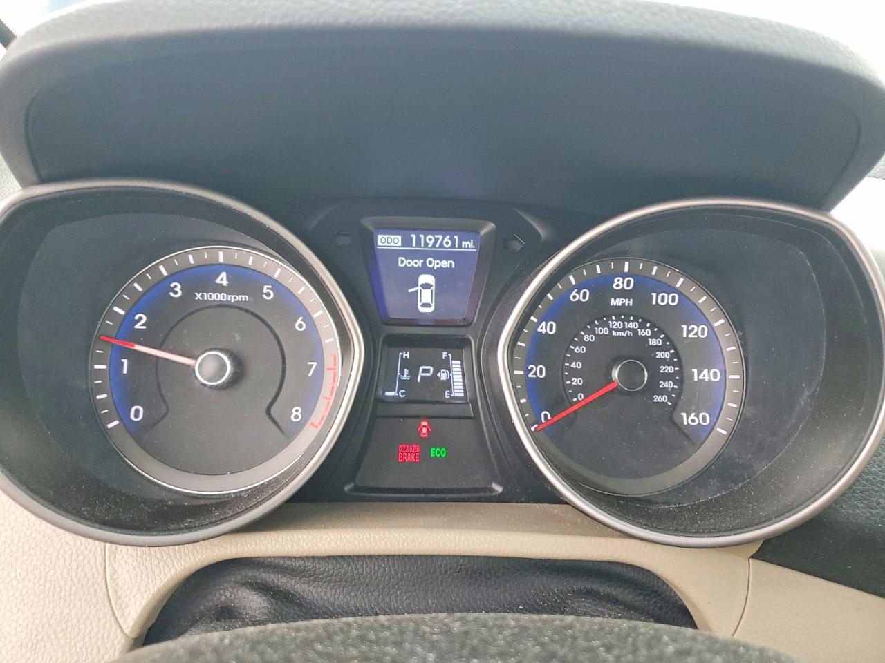 Hyundai ELANTRA Base