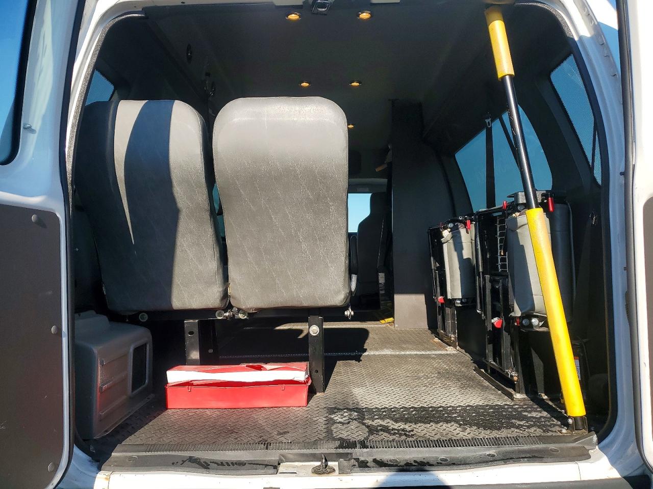 Ford Econoline E250 Van