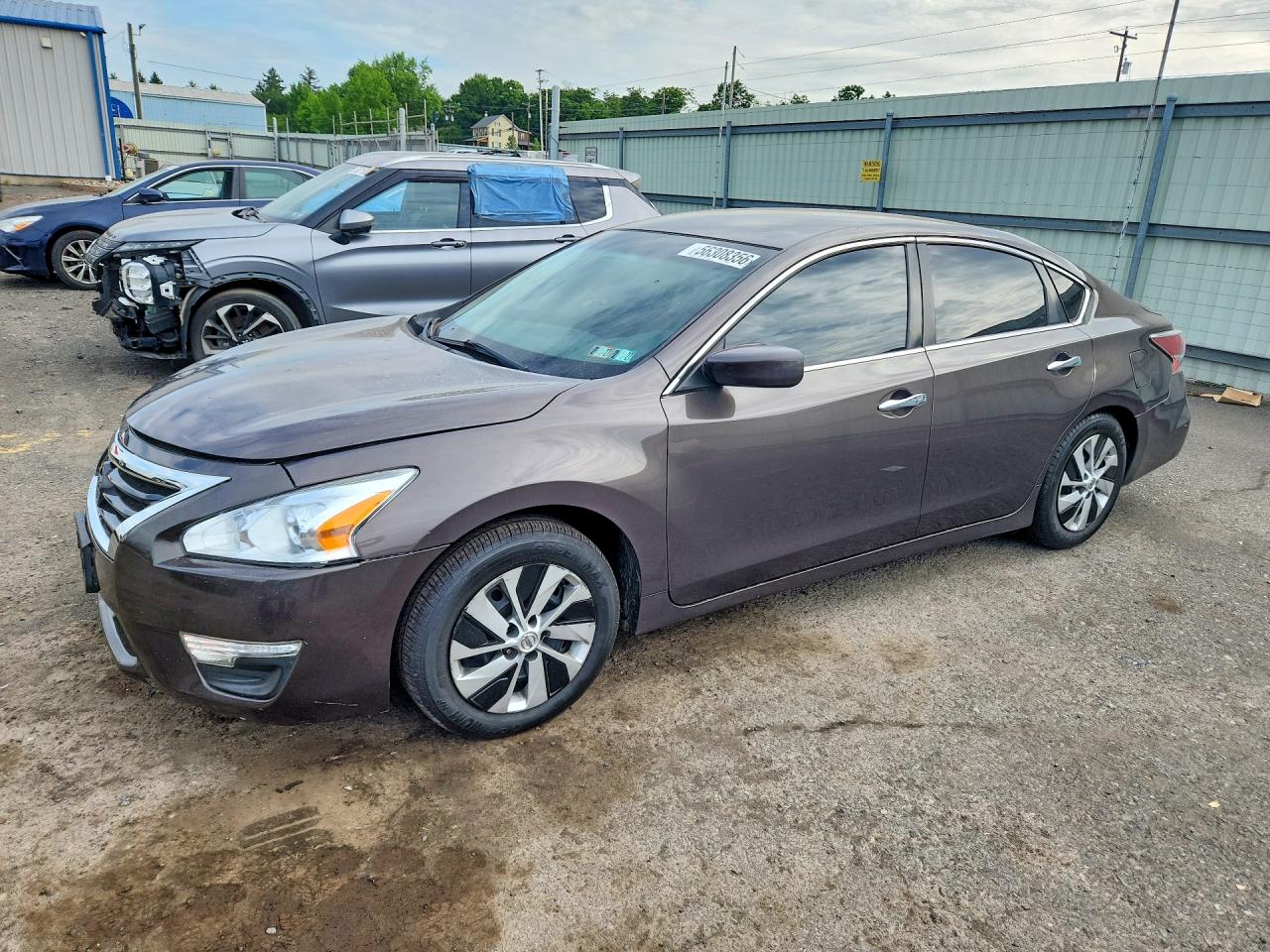 Salvage Nissan Altima Image