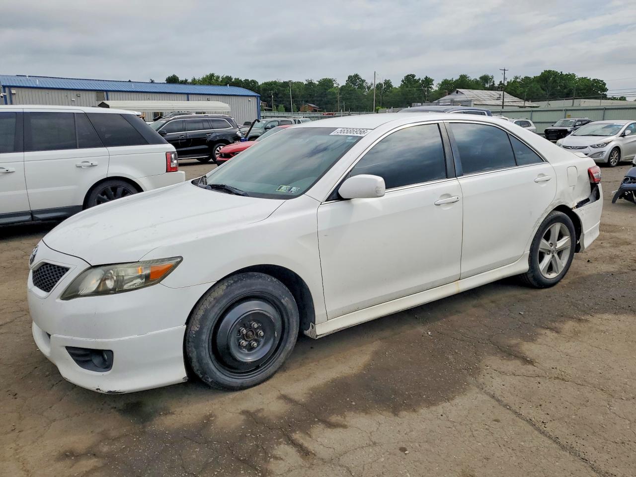 Salvage Toyota Camry Image