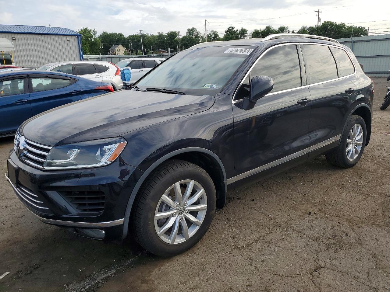 Salvage Volkswagen Touareg Image