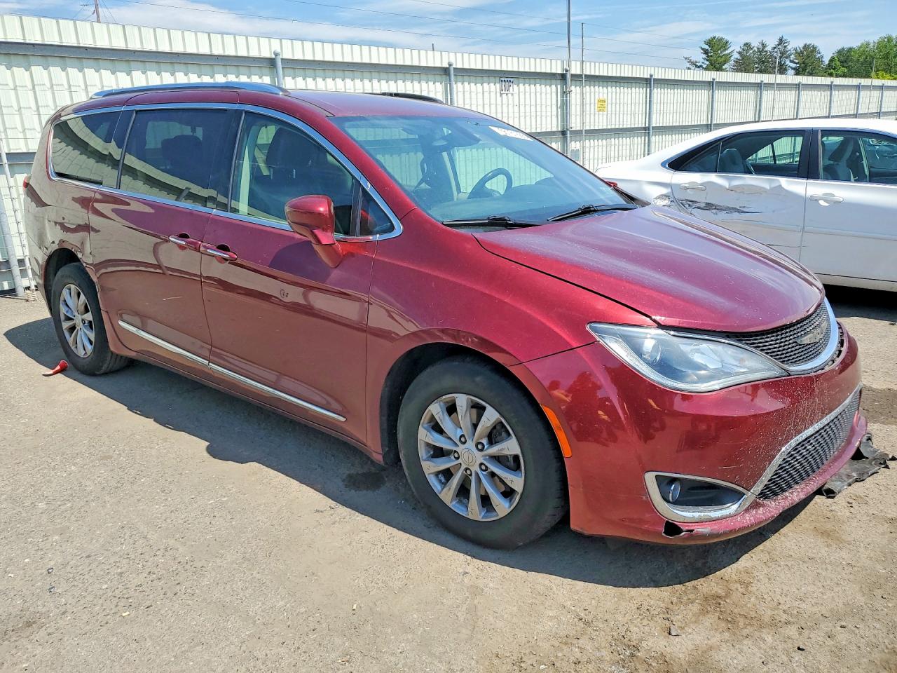 Chrysler Pacifica Touring L