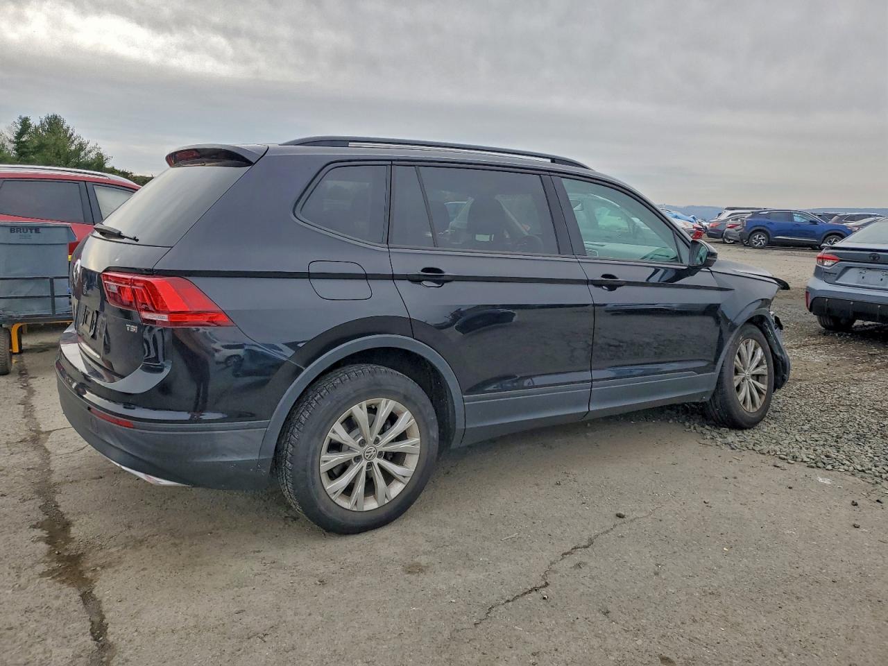 Volkswagen Tiguan S