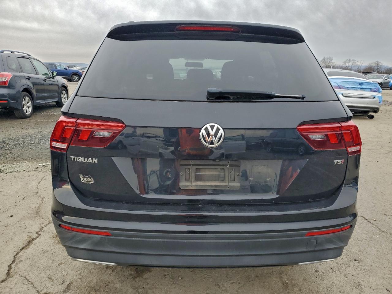 Volkswagen Tiguan S