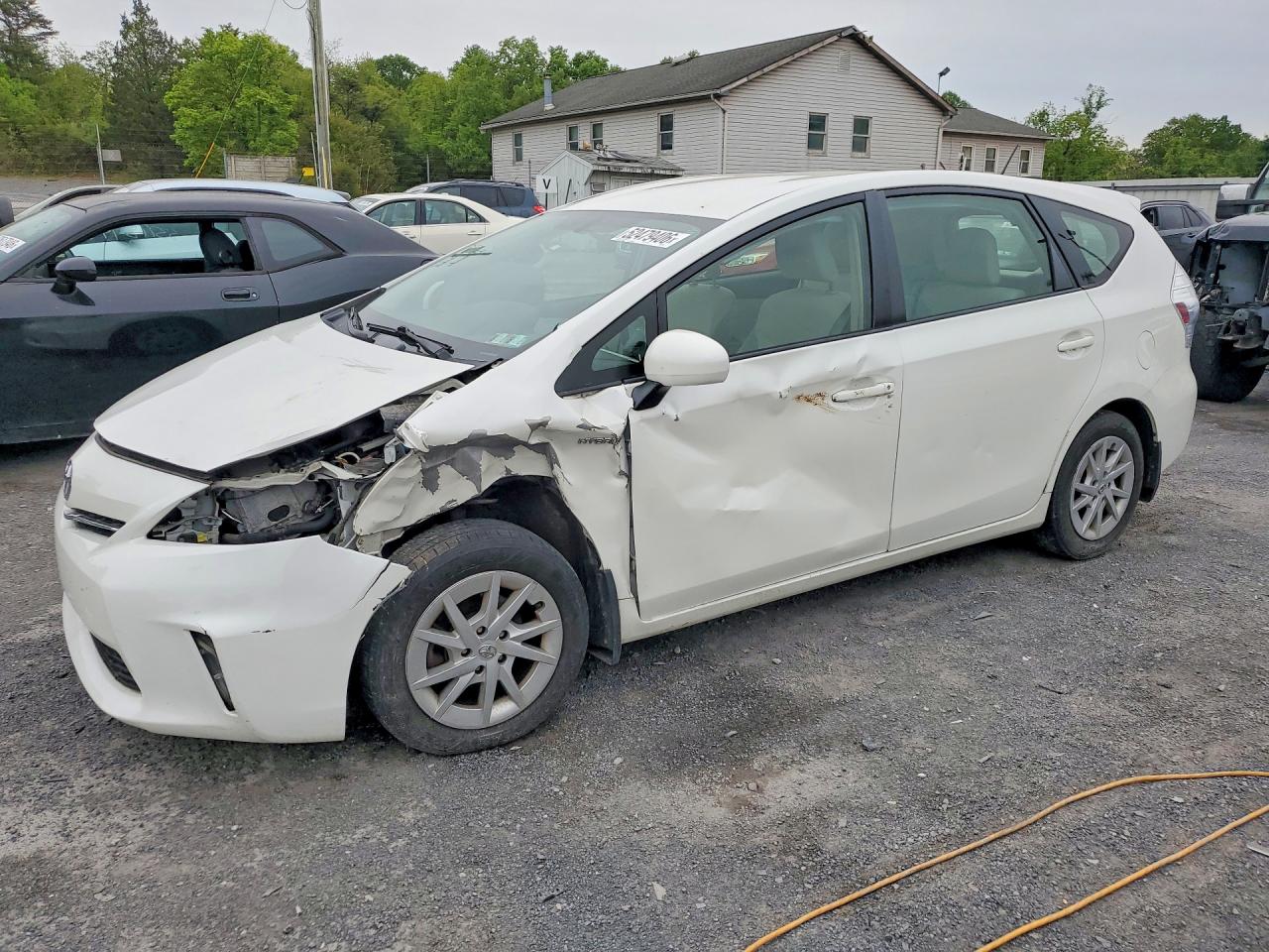 Salvage Toyota Prius Image