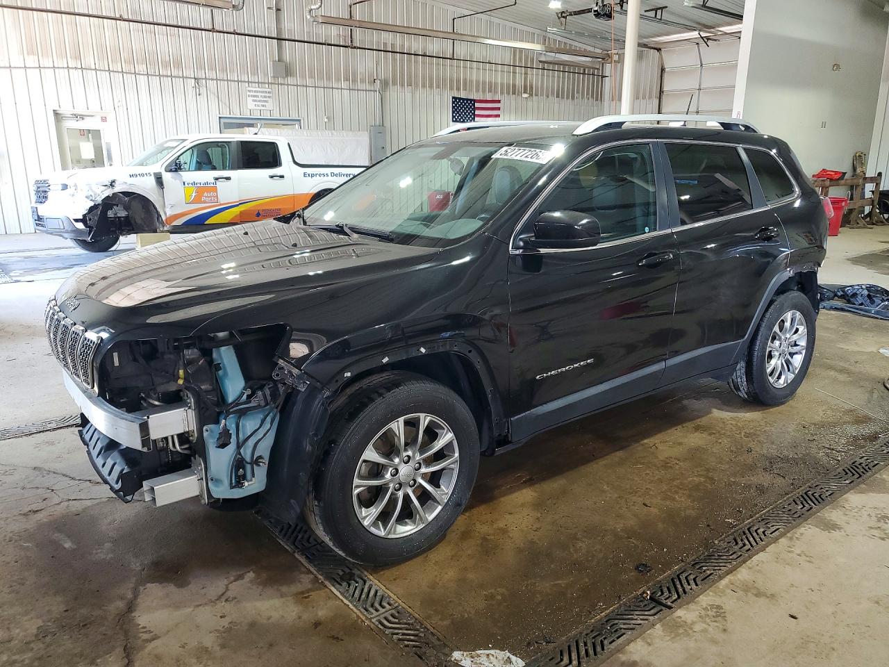 Salvage Jeep Cherokee Image
