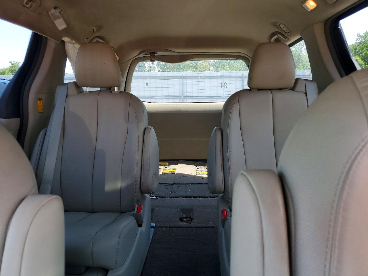 Toyota Sienna Xle 7-passenger