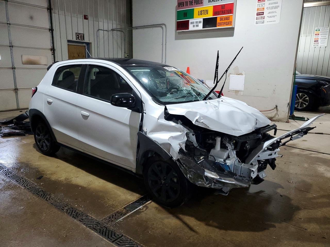 Mitsubishi Mirage Se
