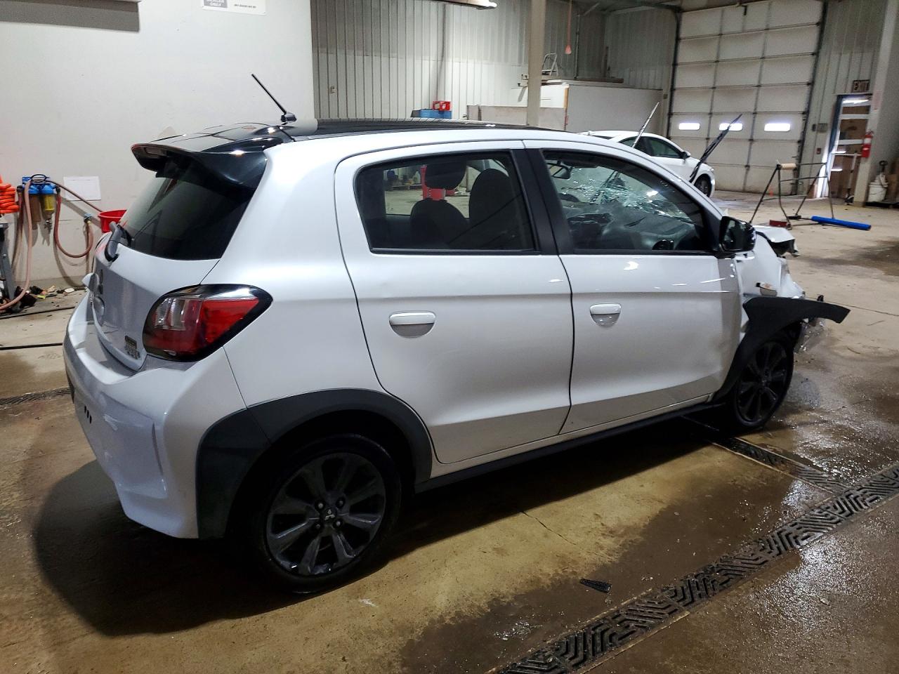 Mitsubishi Mirage Se