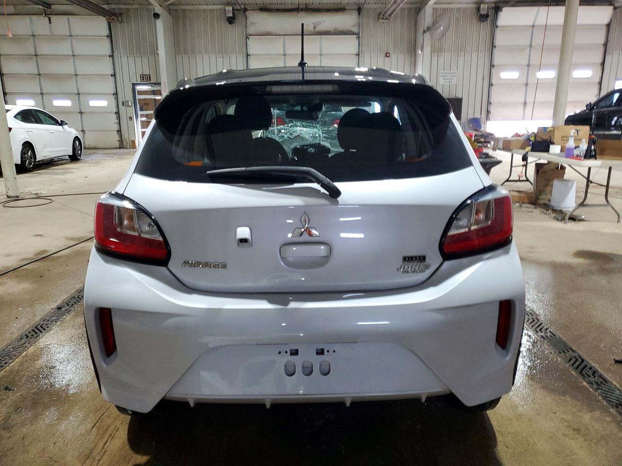 Mitsubishi Mirage Se