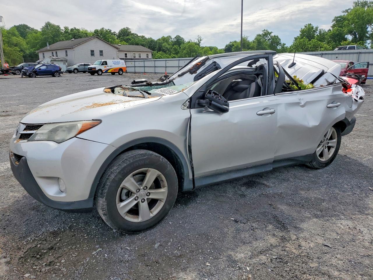 Salvage Toyota RAV4 Image